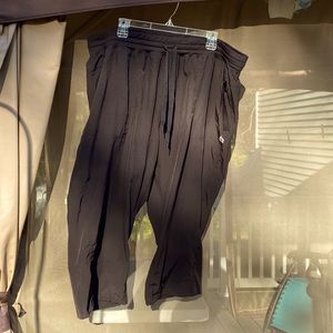 Black lightweight RBX capris, 3X